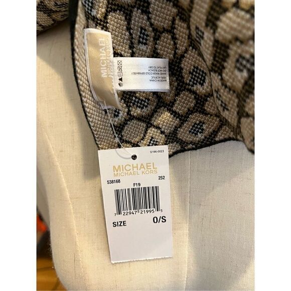 NWT Michael Kors animal print scarf - Picture 4 of 5